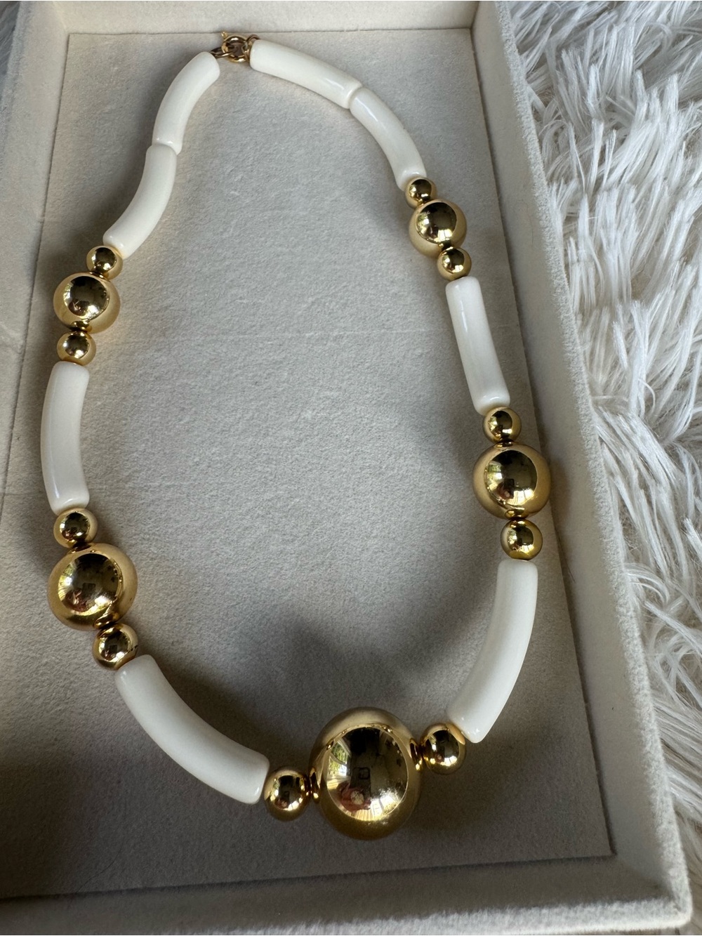 VTG Gold and Cream Tube Bead Statement Necklace - Picture 5 of 6